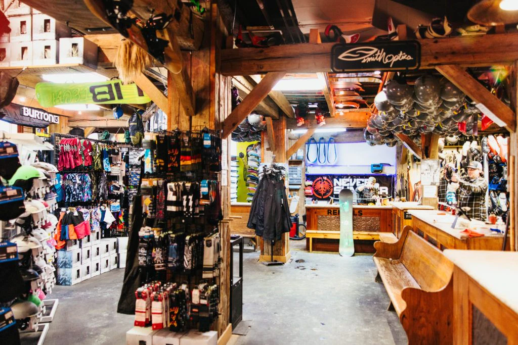 elk-river-snowboard-and-ski-rentals-003