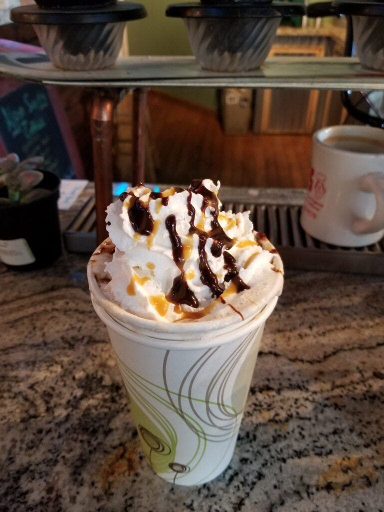 mountain-slice-pizzeria-and-creamery-004