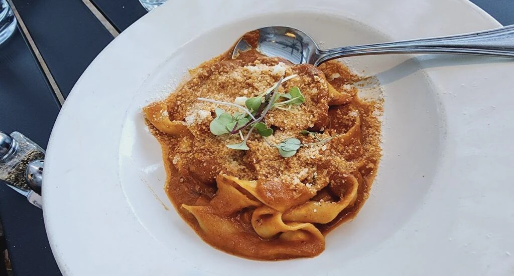 tony-s-on-the-lake-004