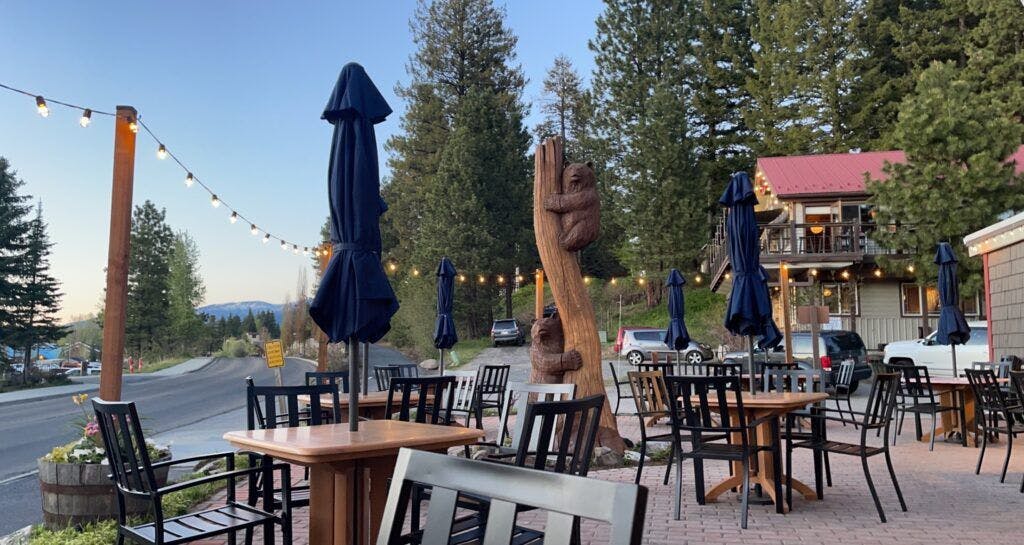 toll-station-pizza-and-grill-001