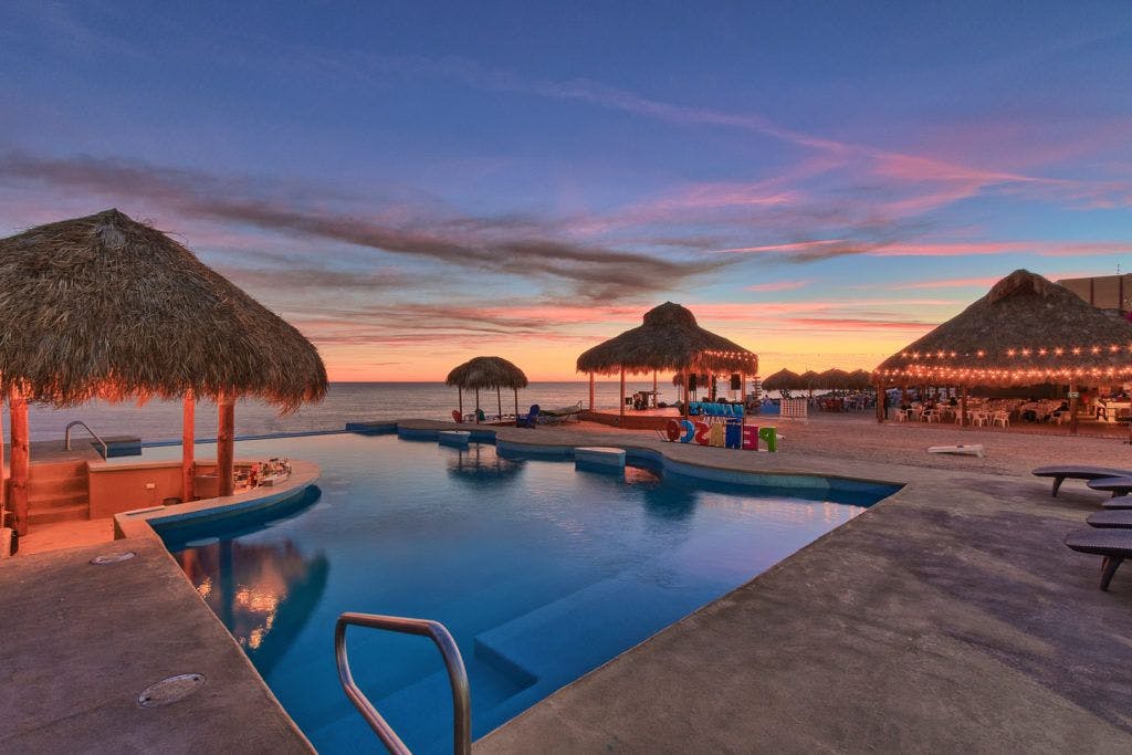 manny-s-beach-club-018