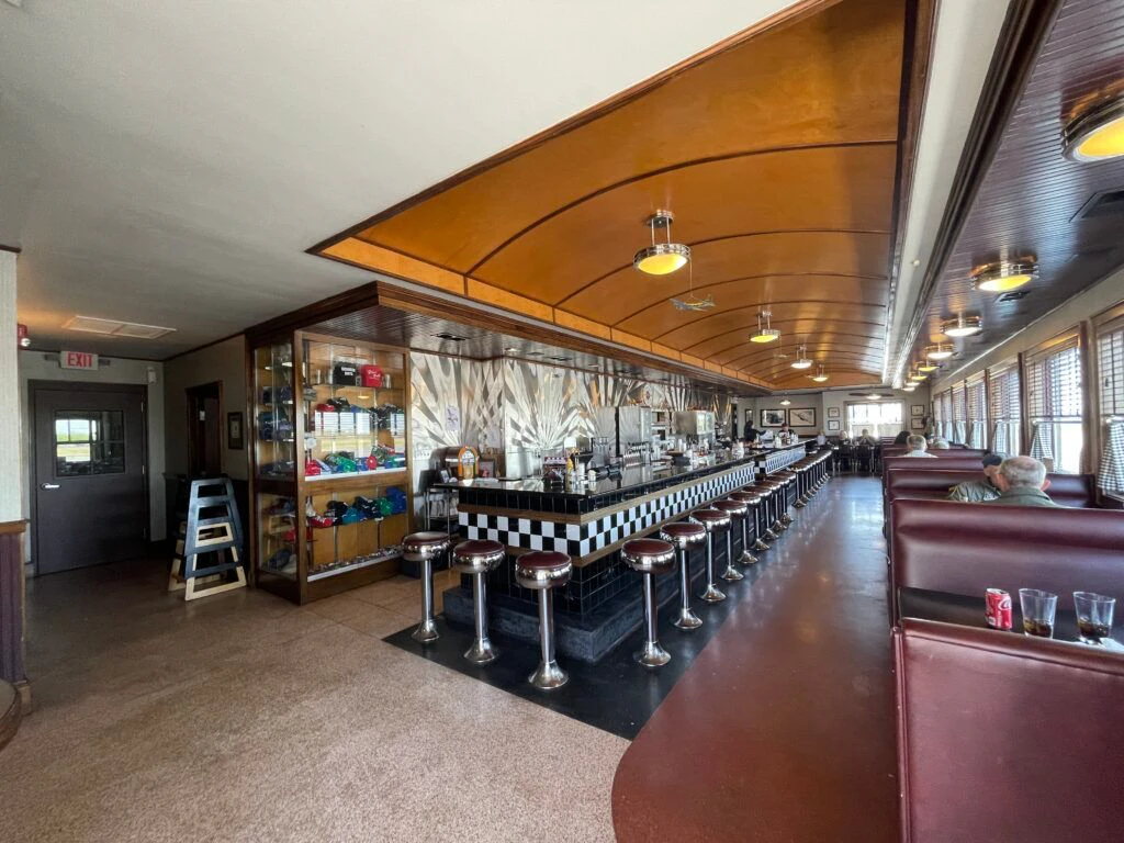 the-airport-diner-007
