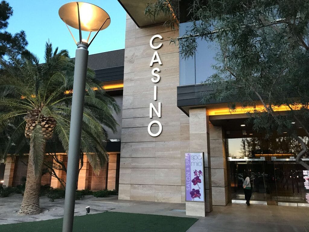 m-resort-spa-and-casino-004