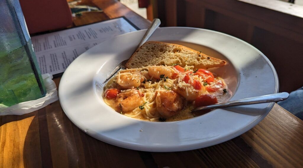 the-river-deck-tiki-bar-and-restaurant-002