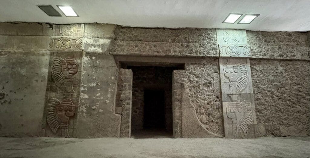 pyramids-of-teotihuacan-004