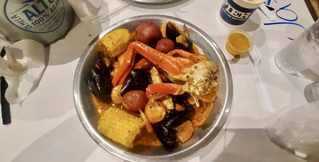 pier-88-boiling-seafood-and-bar-002