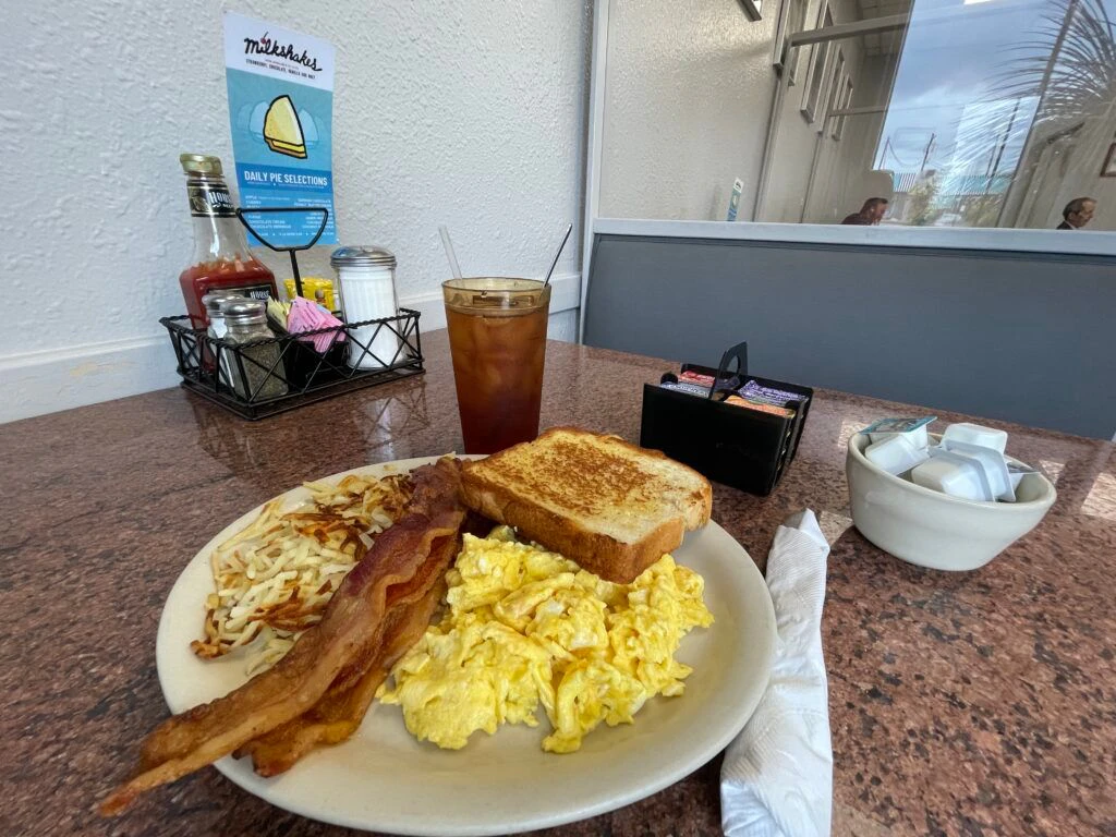 blue-bonnet-cafe-003