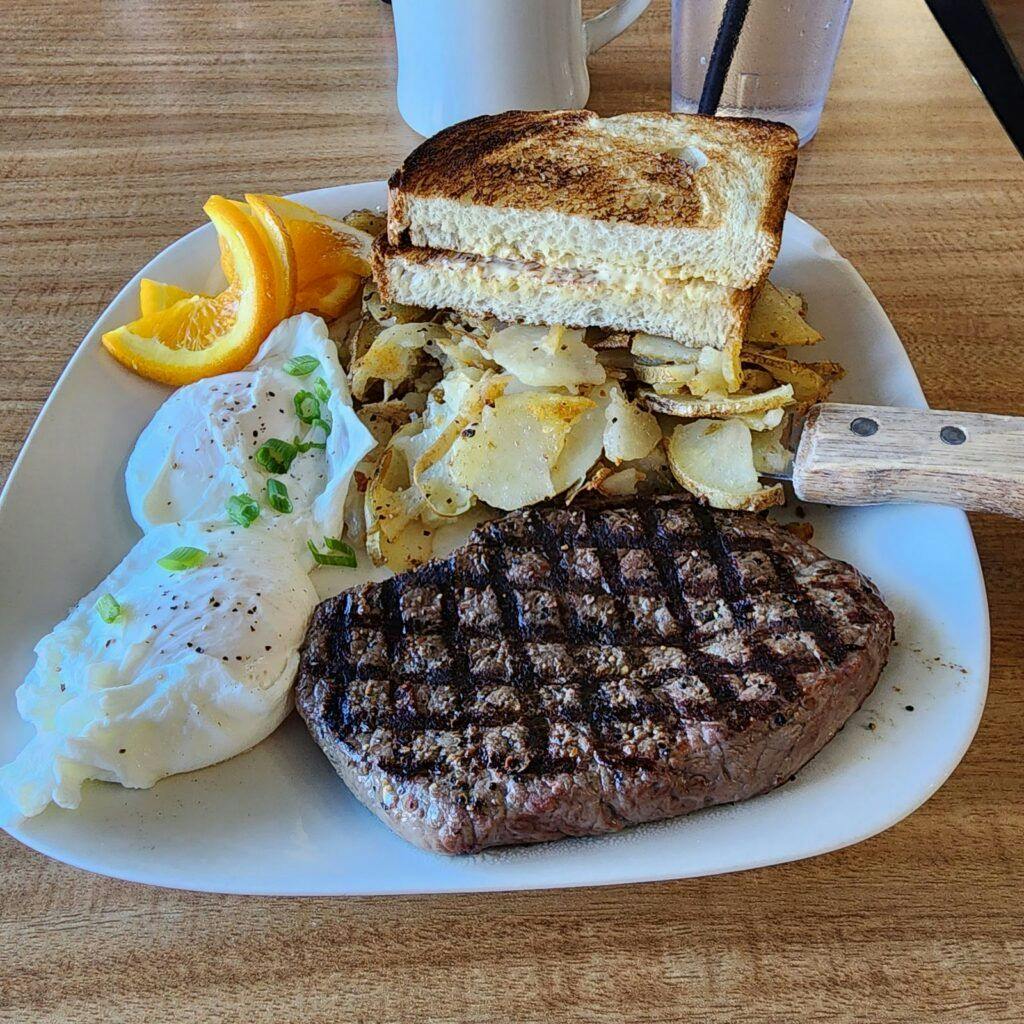 berties-white-mountain-cafe-donuts-004