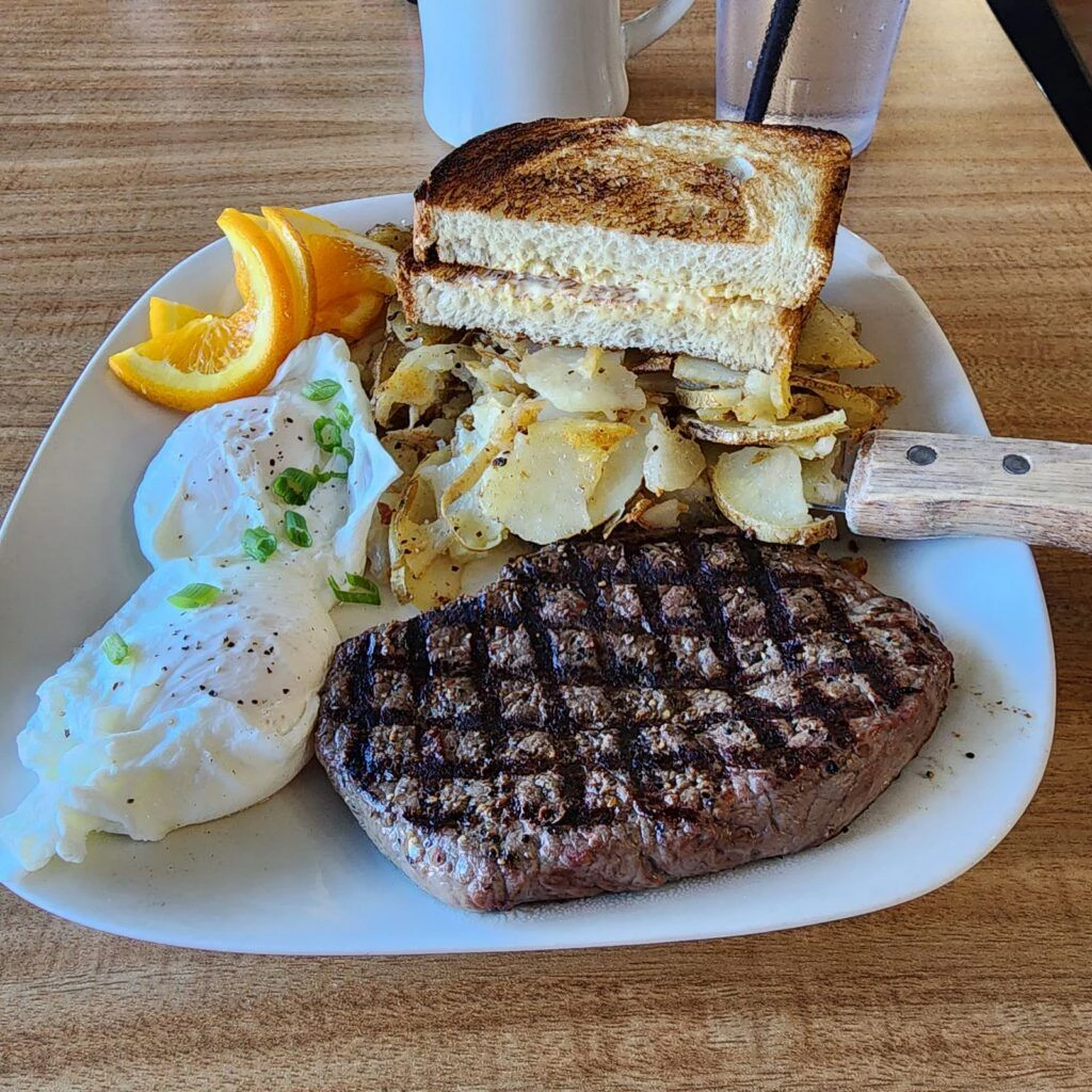 berties-white-mountain-cafe-donuts-004