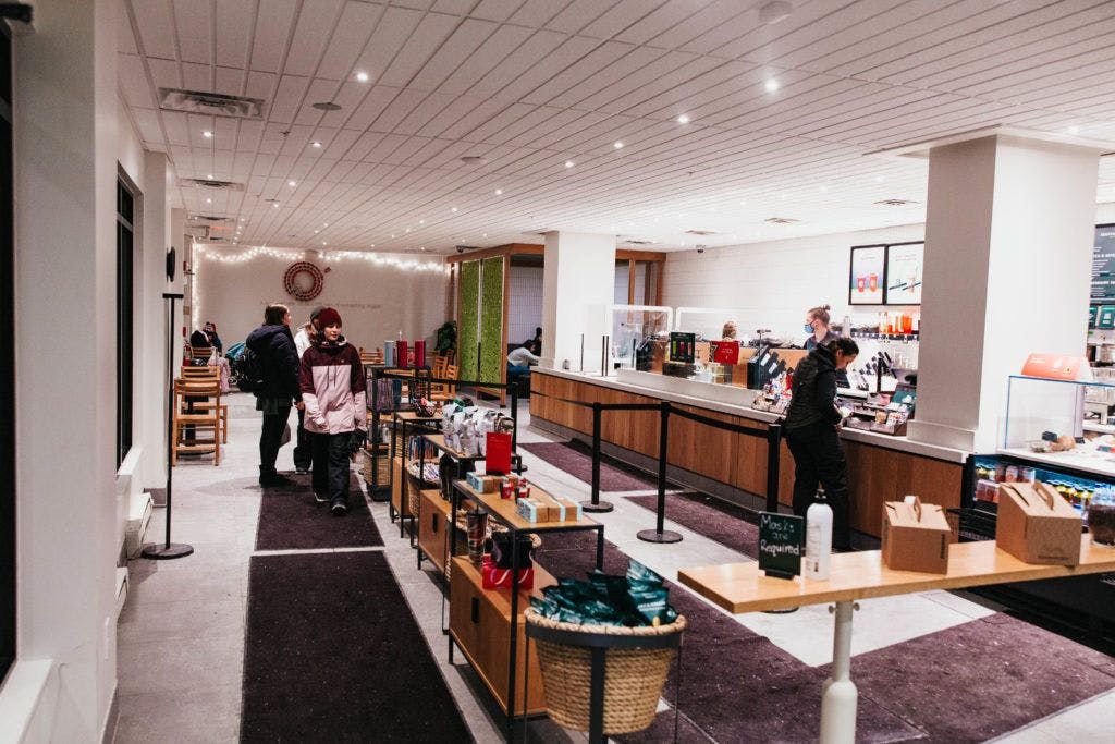 starbucks-snowshoe-004