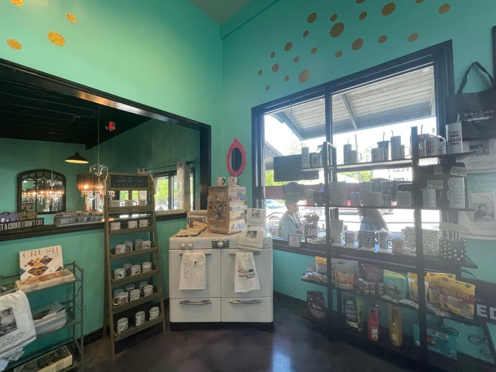 twisted-sisters-bake-shop-010