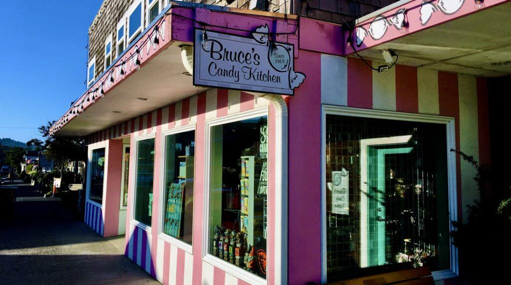 bruce-s-candy-kitchen-001