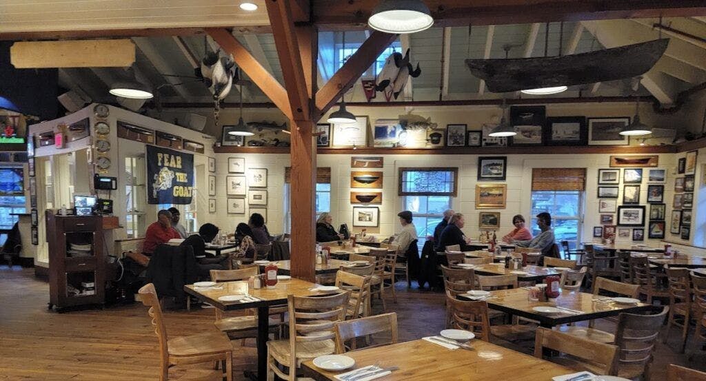 Boatyard Bar & Grill