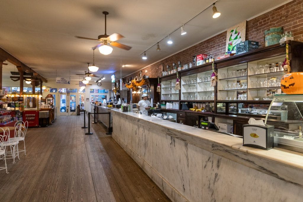 la-king-s-confectionary-galveston-013