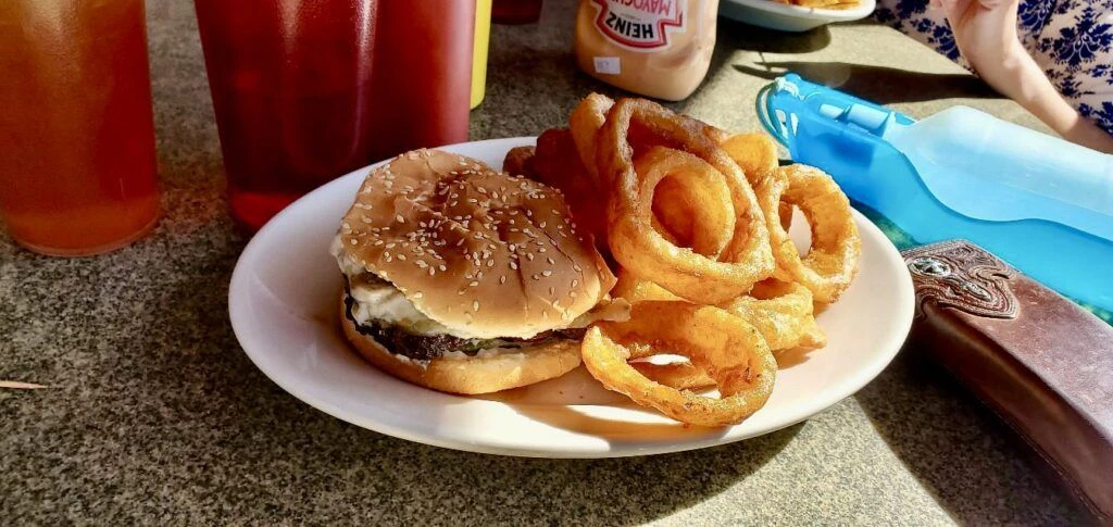 diamond-lil-s-museum-steakhouse-and-saloon-002