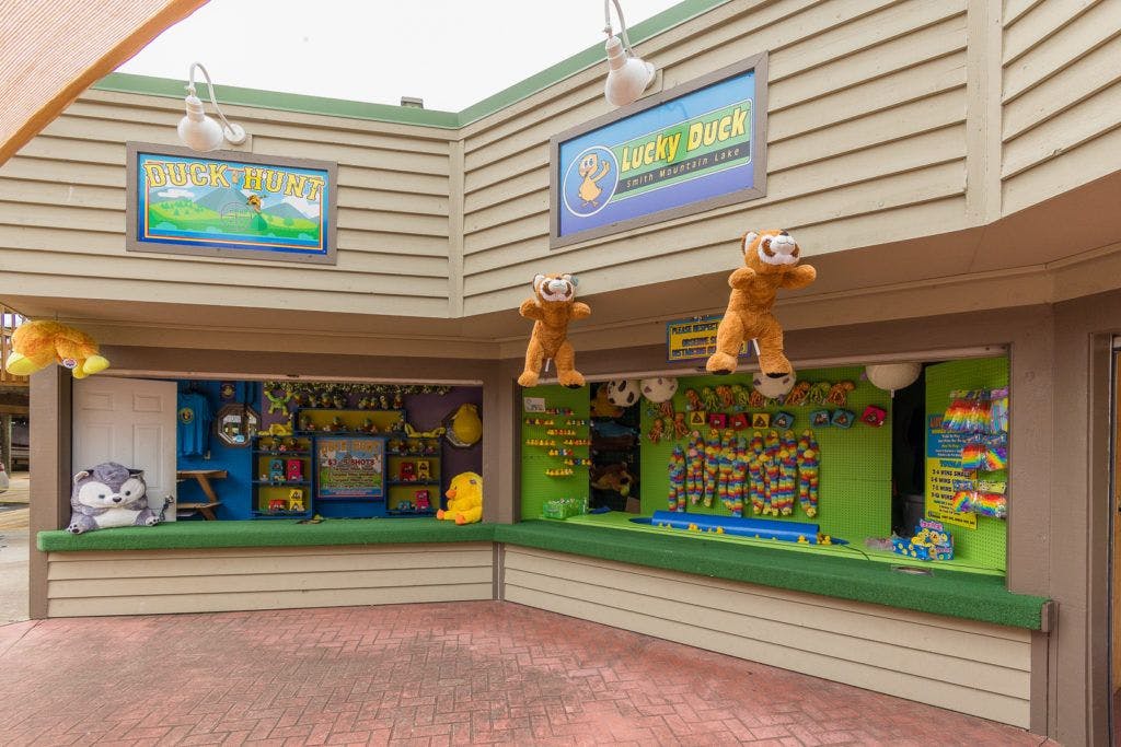 the-lucky-duck-entertainment-center-011