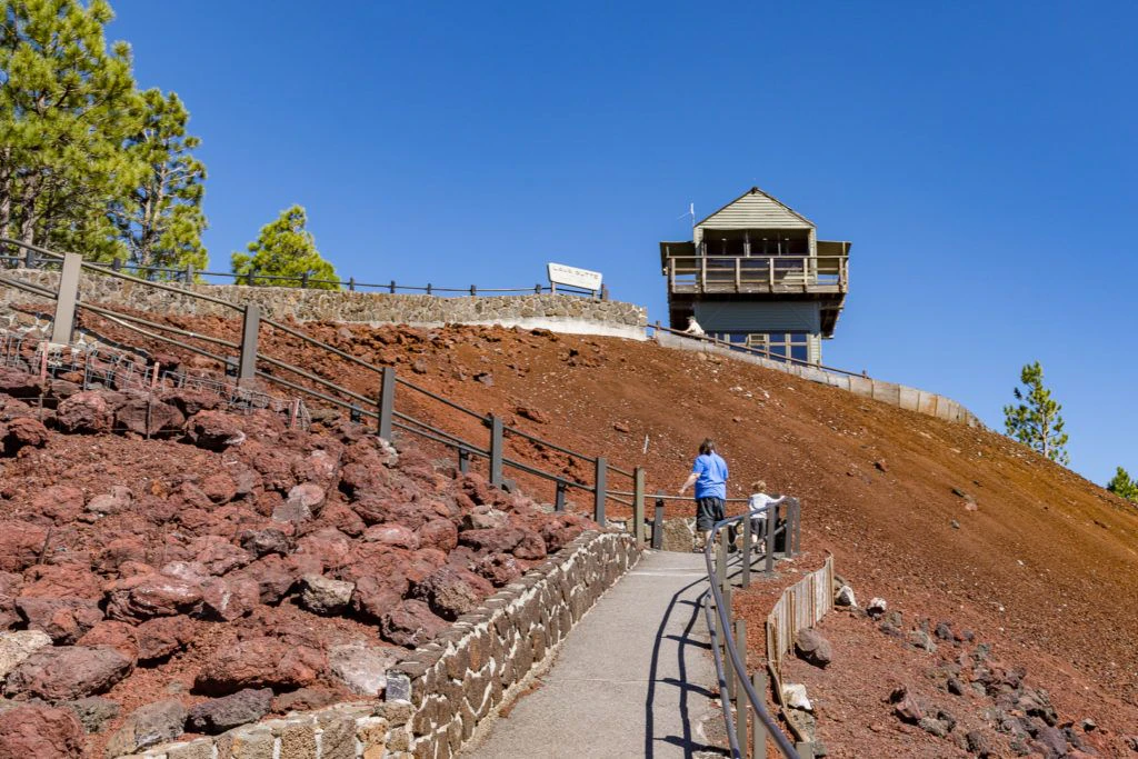 lava-butte-and-lands-visitor-center-047