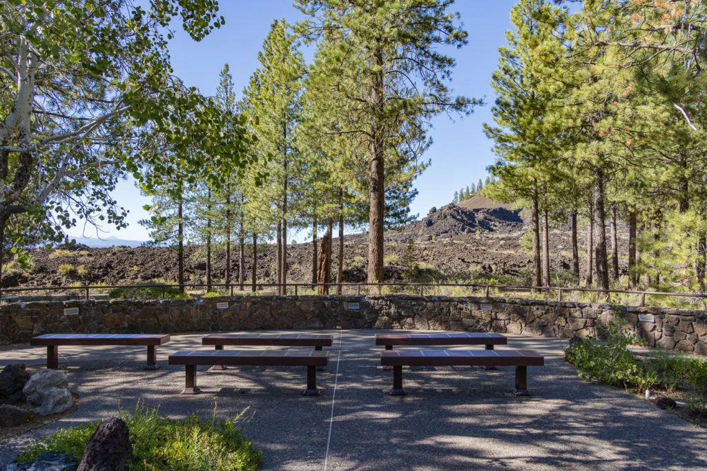lava-butte-and-lands-visitor-center-002