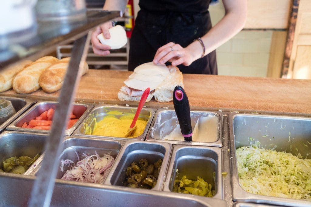 hole-in-the-wall-great-sandwiches-011