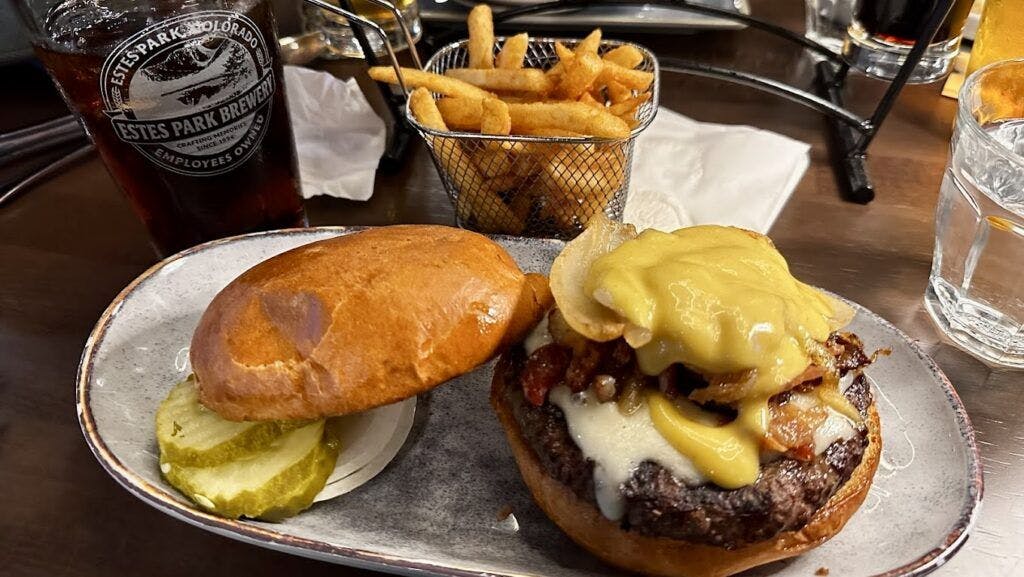 the-hive-at-estes-park-brewery-002