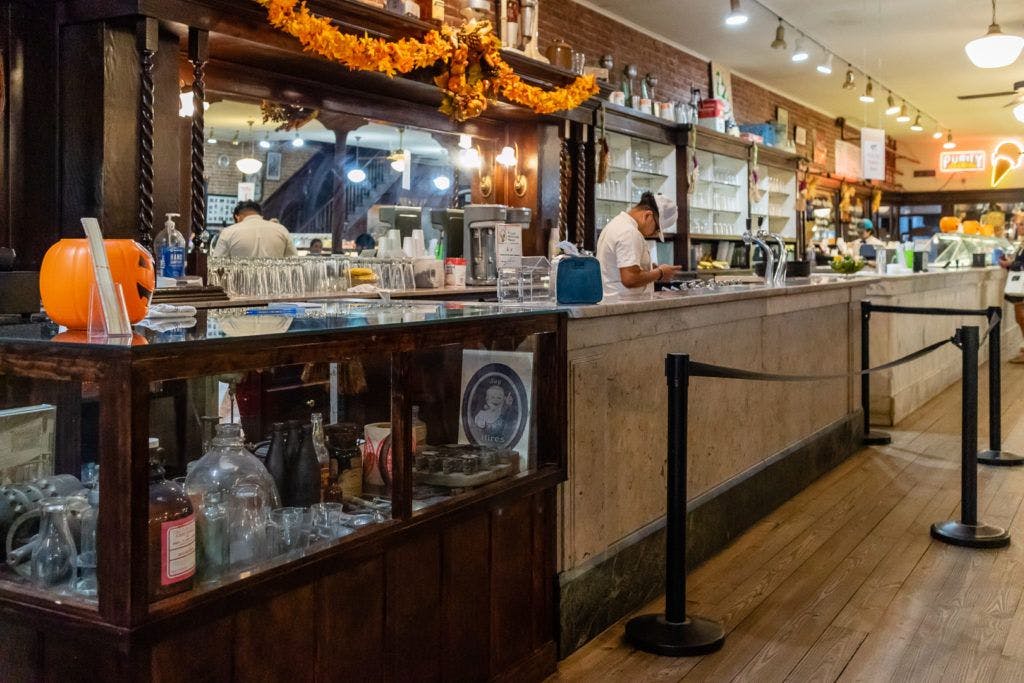 la-king-s-confectionary-galveston-003