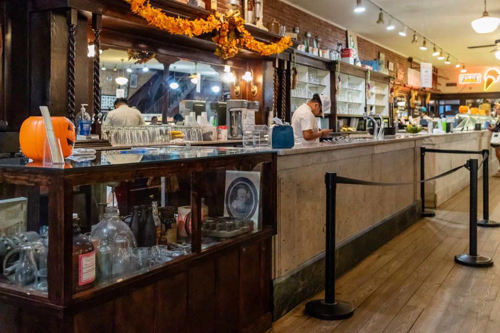 la-king-s-confectionary-galveston-003