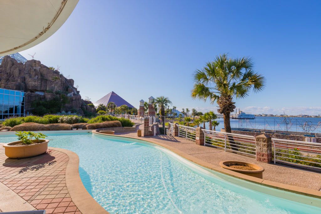 moody-gardens-pyramids-036