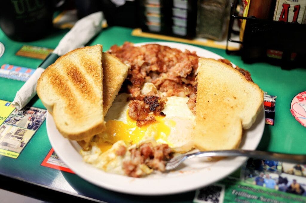 uncle-loui-s-cafe-002