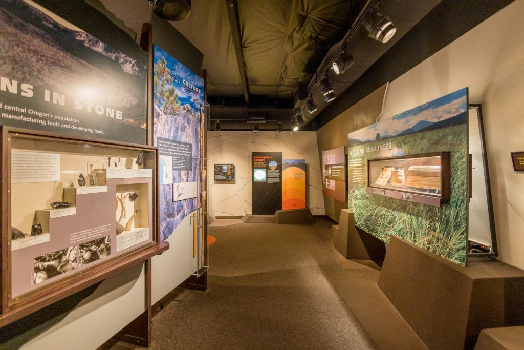 lava-butte-and-lands-visitor-center-007