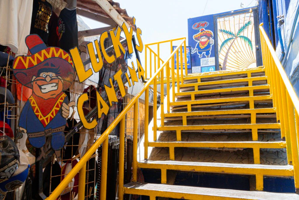 lucky-s-cantina-009