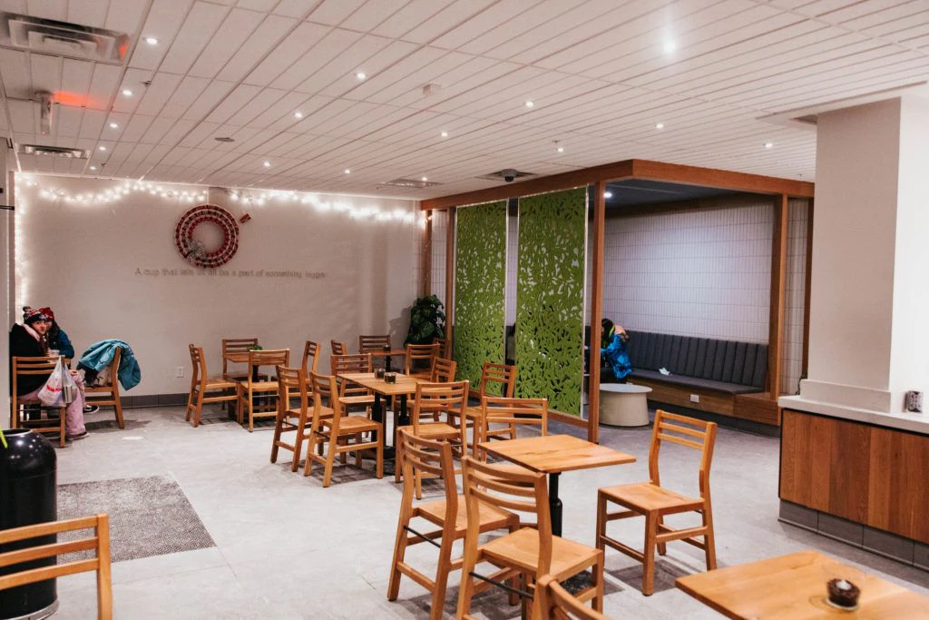 starbucks-snowshoe-006