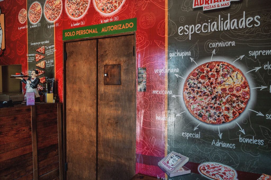 adriano-s-pizza-011