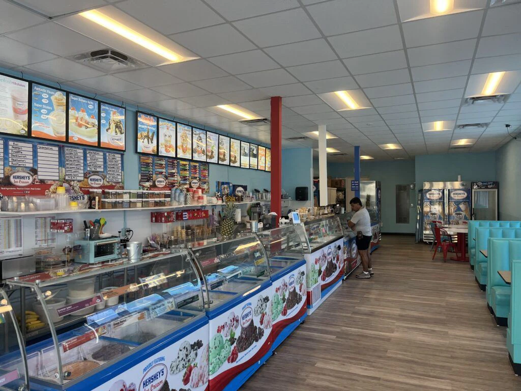 hershey-ice-cream-and-acai-cafe-001